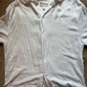 No Boundaries Men's Casual White Button Down Shirt